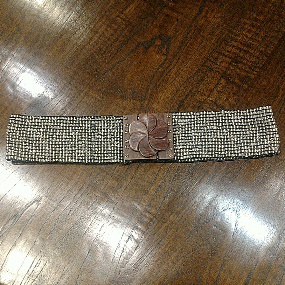 Glass bead belt